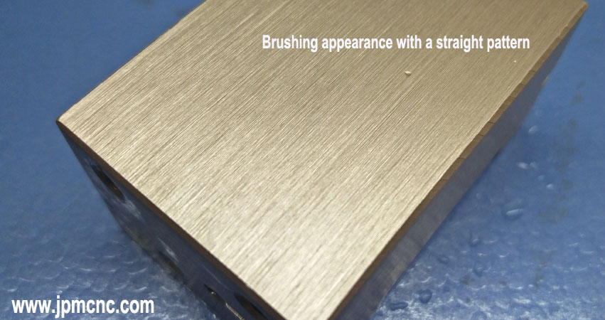 Brushing-appearance-with-a-straight-pattern