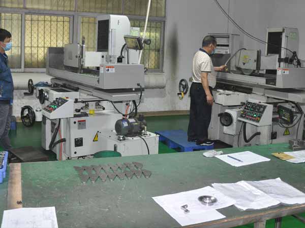 Grinding-machine