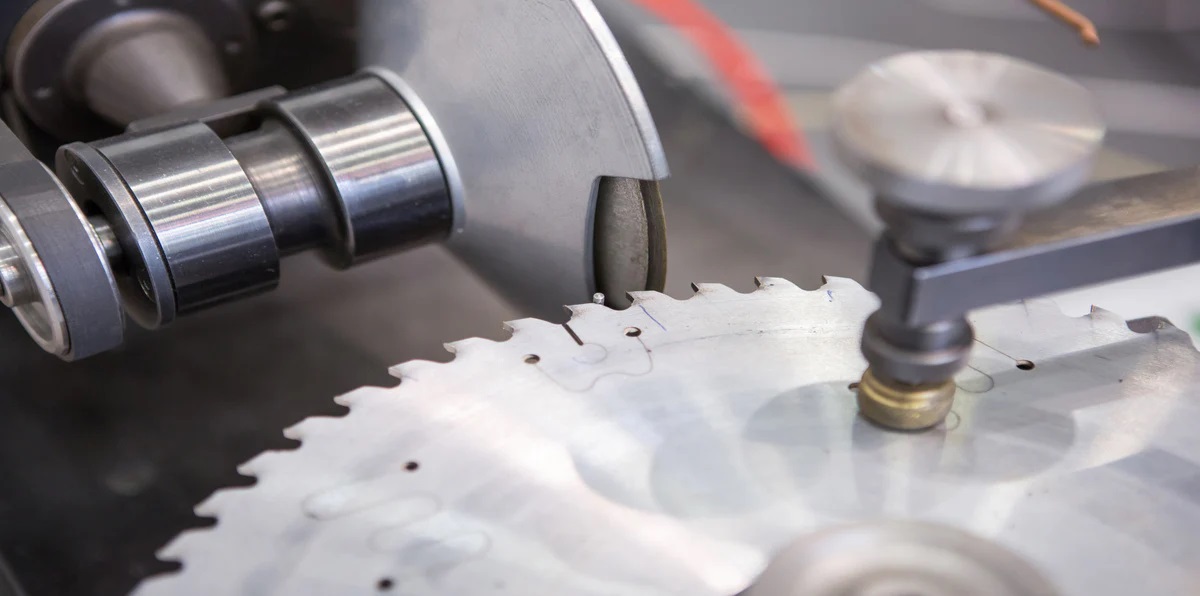 tooth blade grinding